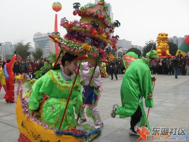 仙桃年俗——舞龙,舞狮,采莲船(划彩船),蚌壳精舞