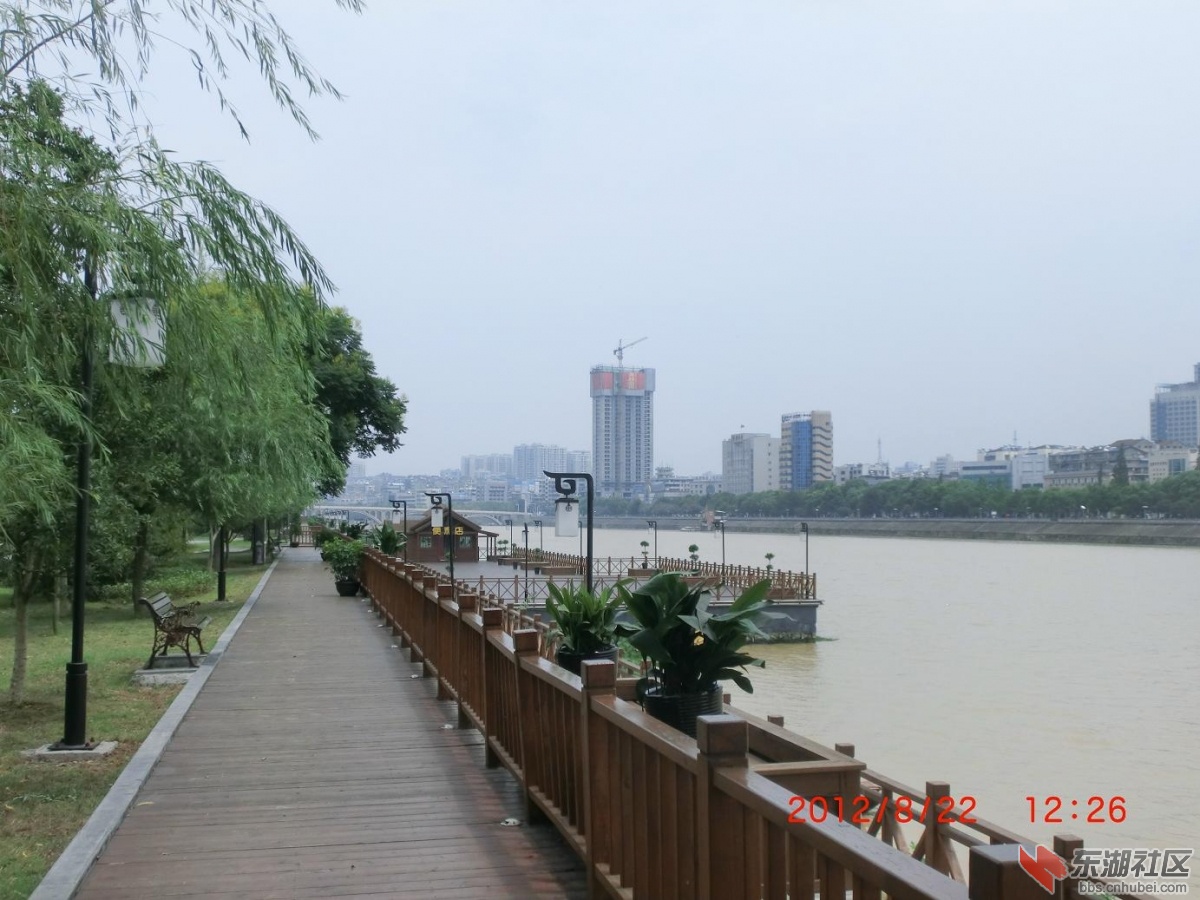 河心公园的完美英姿 - 中部崛起 - 东湖社区 - 荆楚网
