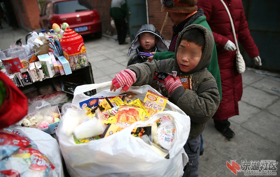 中国儿童饮食调查:看了这些图片您还敢给孩子吃零食吗