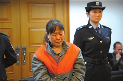 女子因丈夫出轨被逼离婚 复婚未果将其捅死