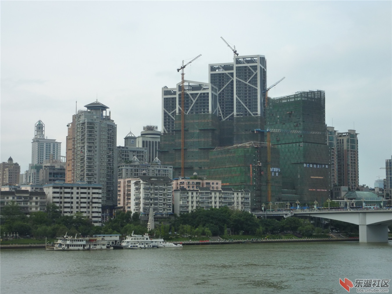 柳州地王国际财富中心73层310.6米目前在建超过150米