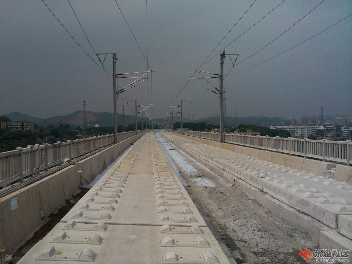 最新美图 武黄城际铁路谈山隧道