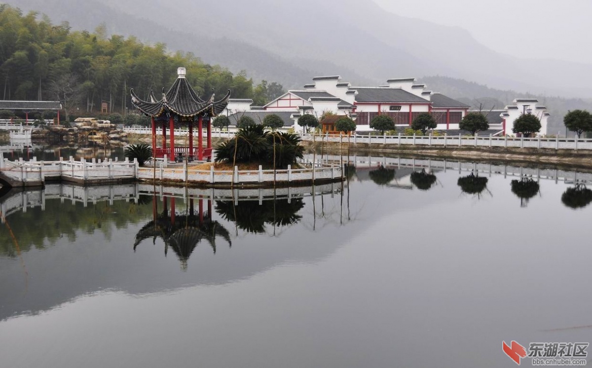 游山玩水收获美丽—记石首市桃花山凤来土鸡