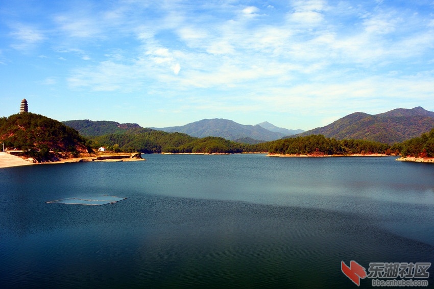 七里坪香山湖秋景