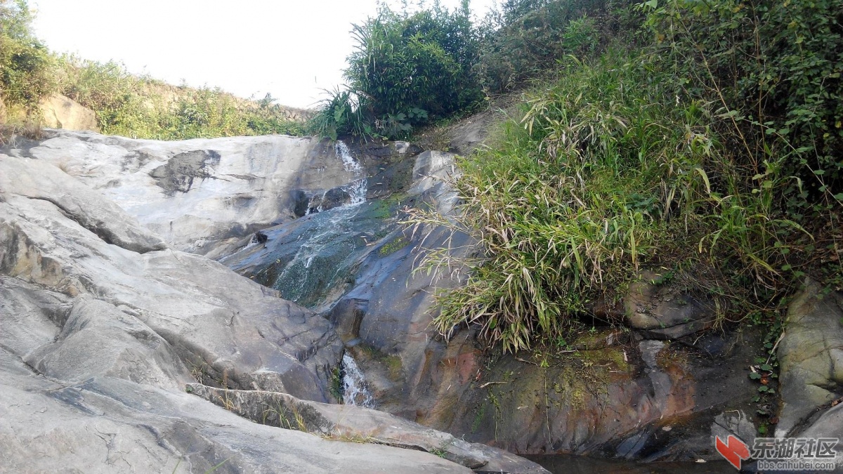 值得开发的旅游美景木子店镇细石岭村王家湾侧边的二堰