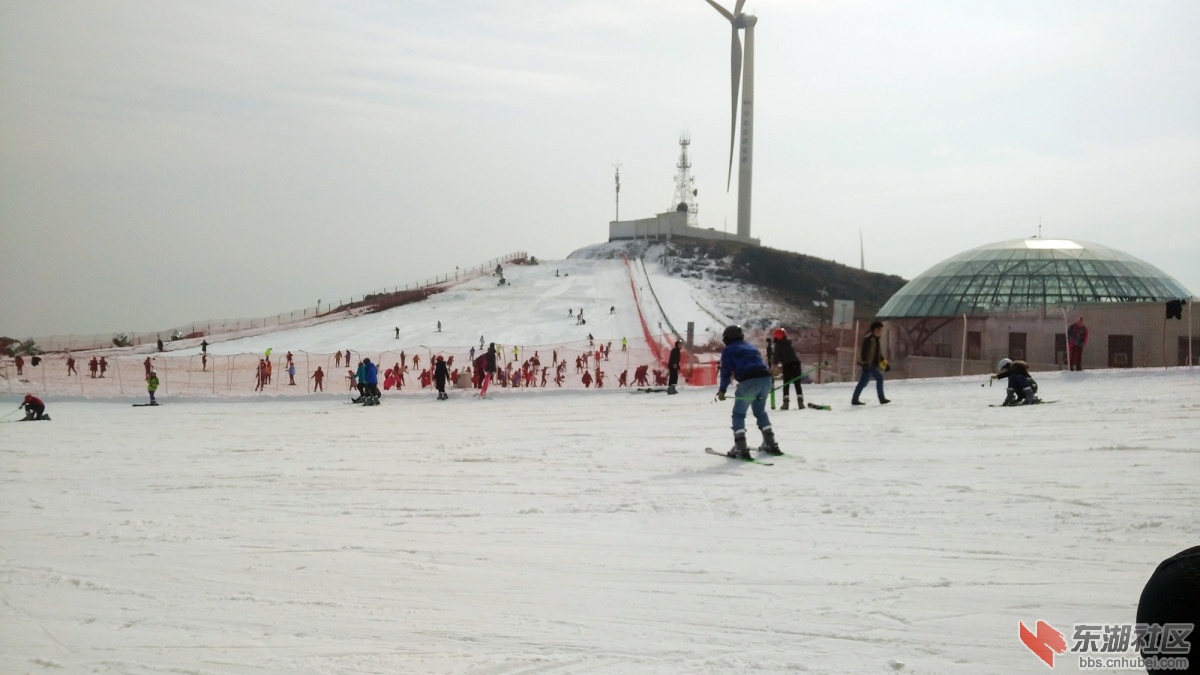 百里荒滑雪场本周六对外开放 游客可预约购票