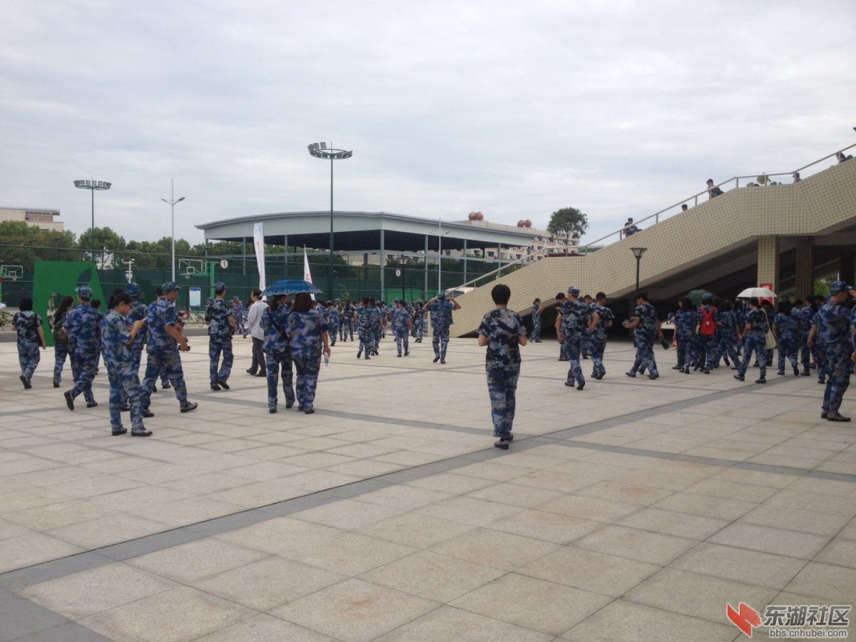 黄冈师范学院2018级新生开始军训啦!