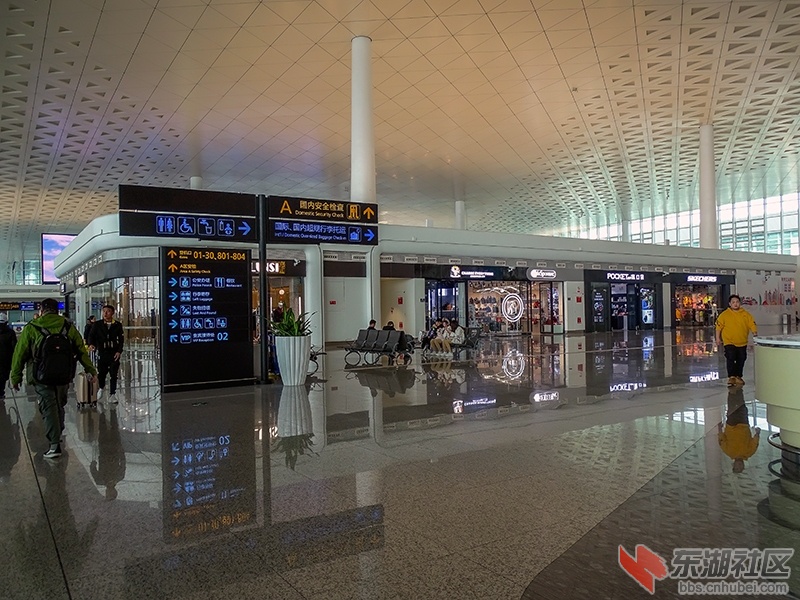 "市民观察团"走进武汉天河机场t3航站楼,见证改革开放