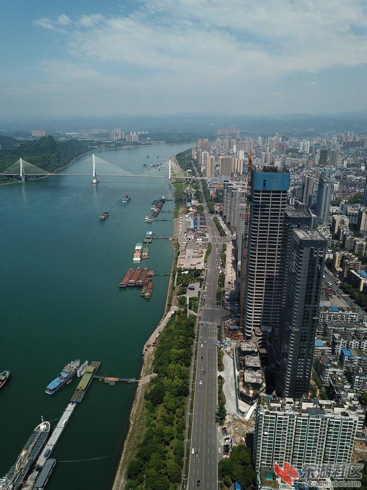 湖北同等城市第一高宜昌国际广场霸气航拍图