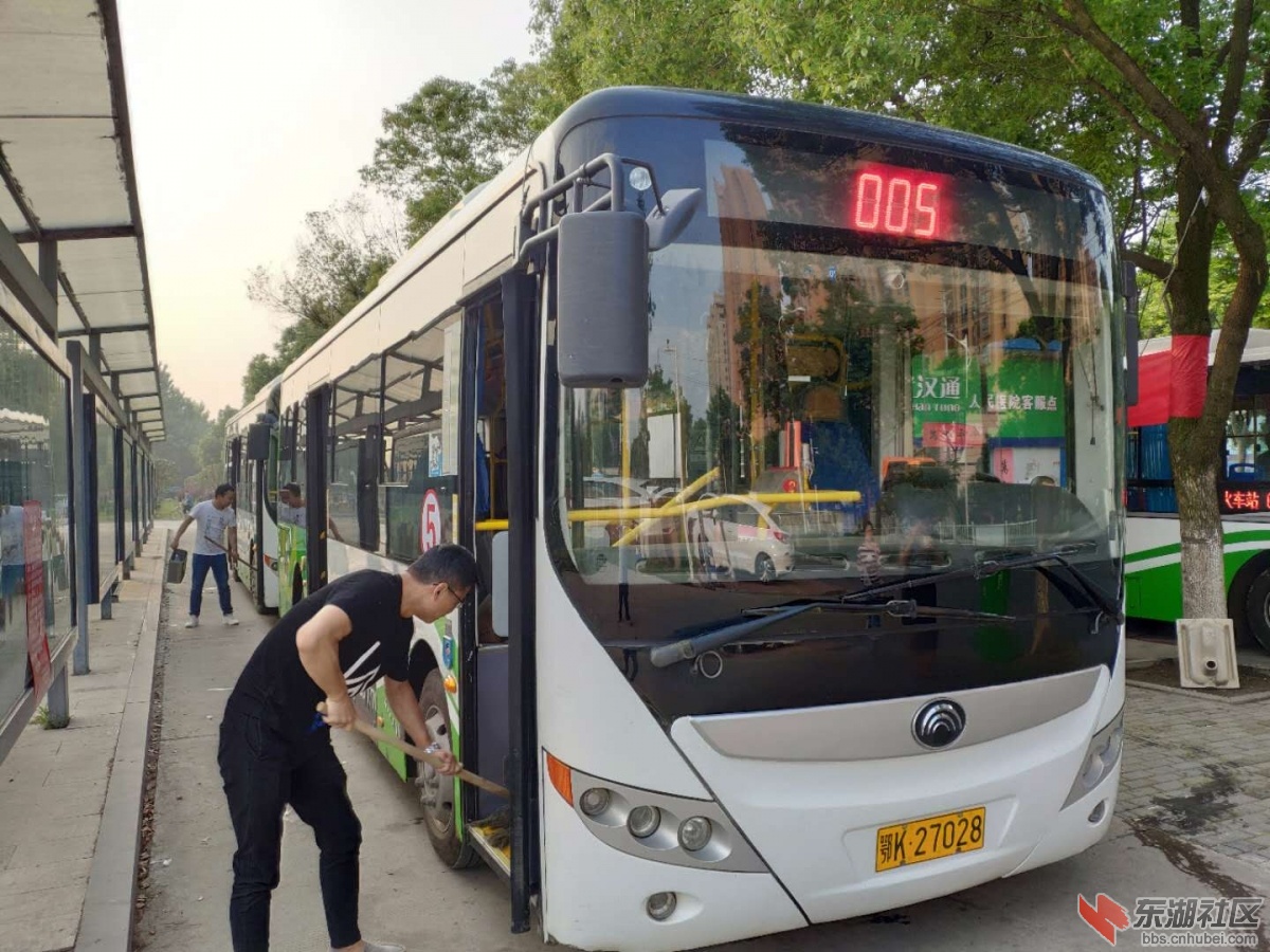 汉川城区公交告别燃油时代