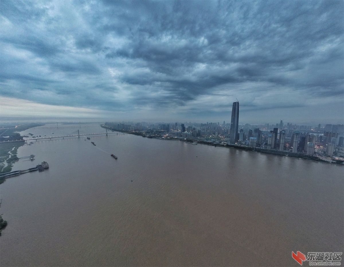 雨过天晴航拍大江大湖大武汉长江两岸美景