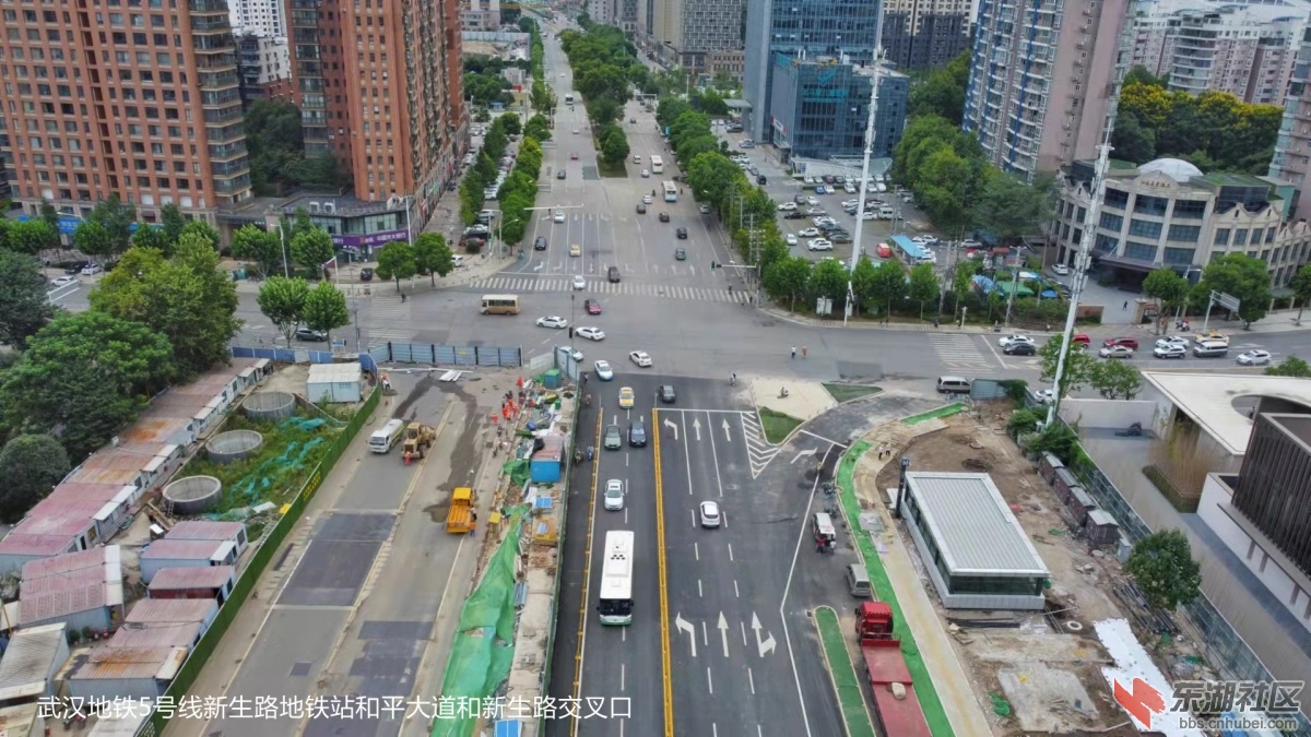 航拍武汉地铁5号线新生路站正在还路于民可惜和平大道东侧未见地铁站