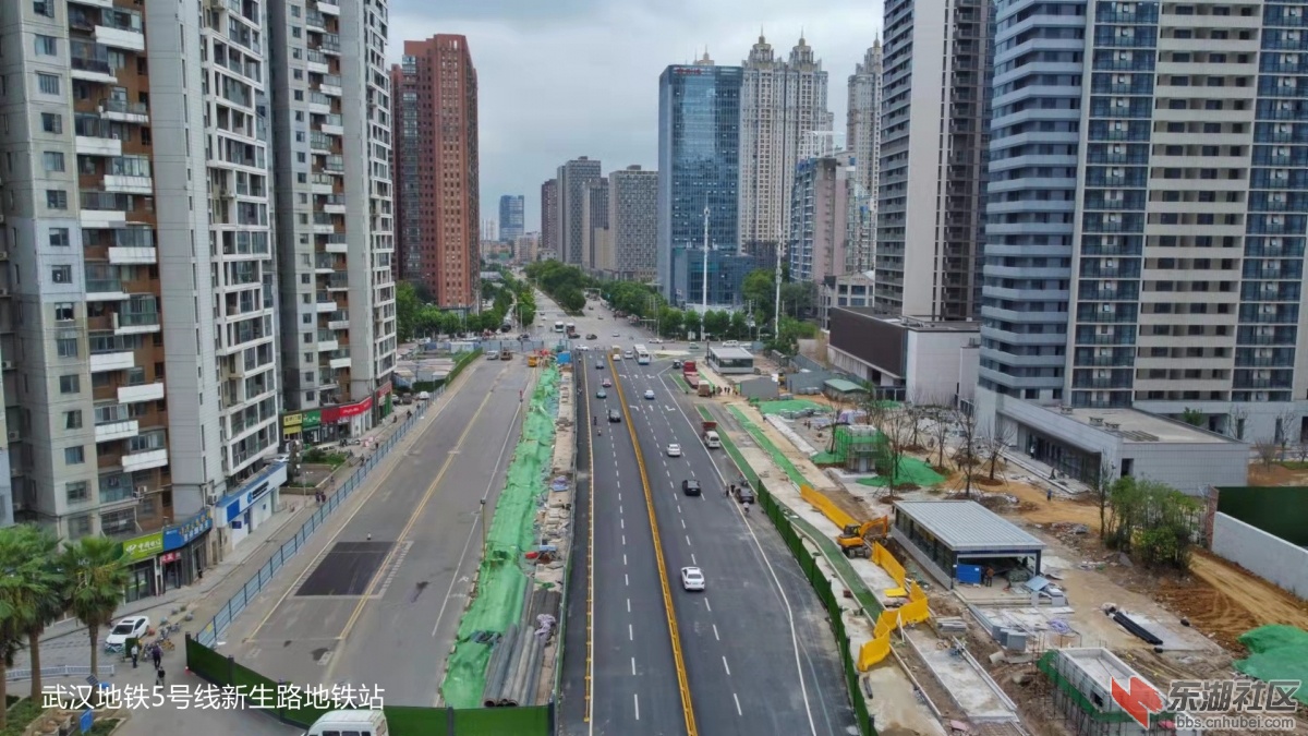 航拍武汉地铁5号线新生路站正在还路于民可惜和平大道东侧未见地铁站