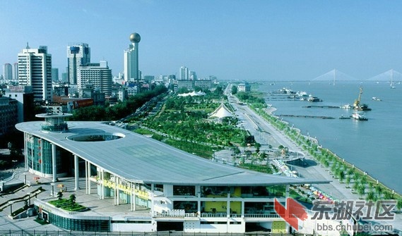 江滩全景.jpg