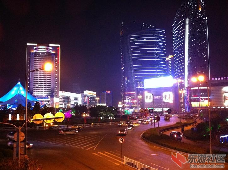 鲁巷广场1.jpg