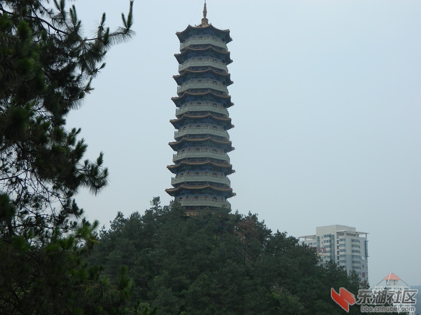 0十堰人民公园重阳塔.jpg