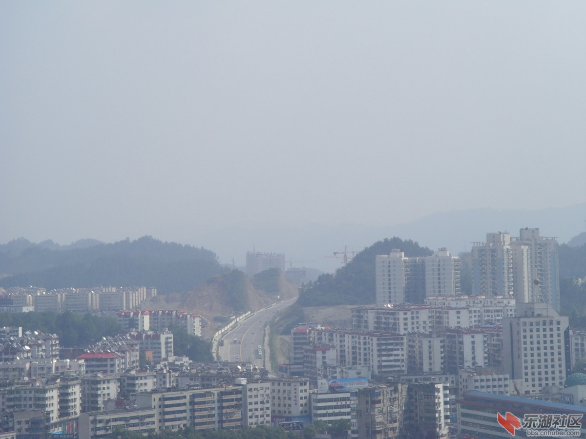 拉近了的上海路.JPG