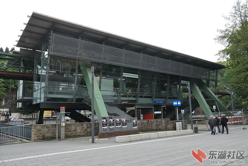 Wuppertal Schwebebahn.jpg