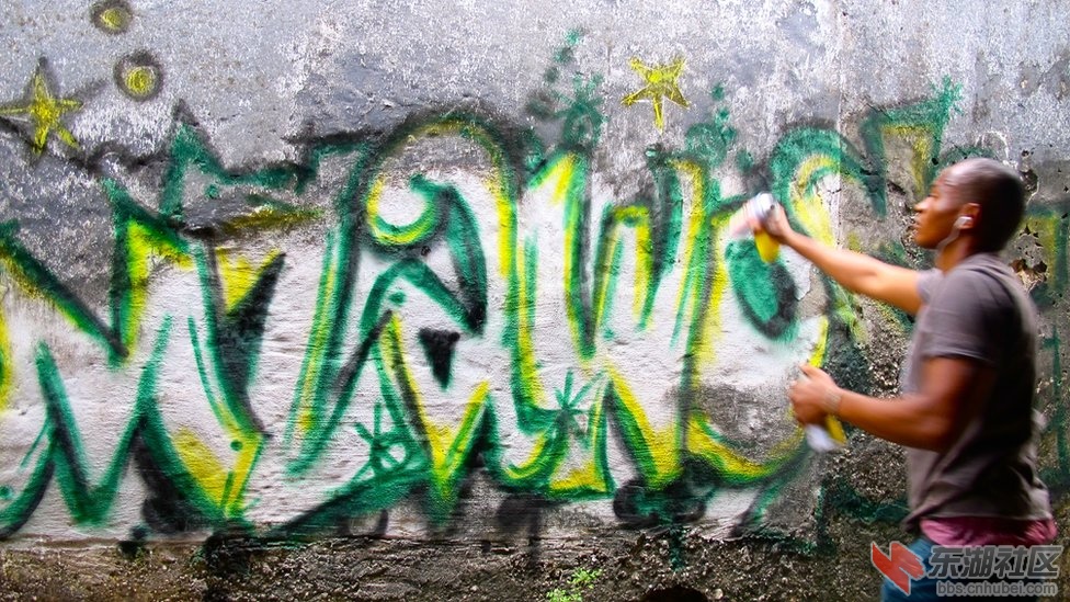 _57200745_01_tanzania_graffitte_hannahnelson.jpg