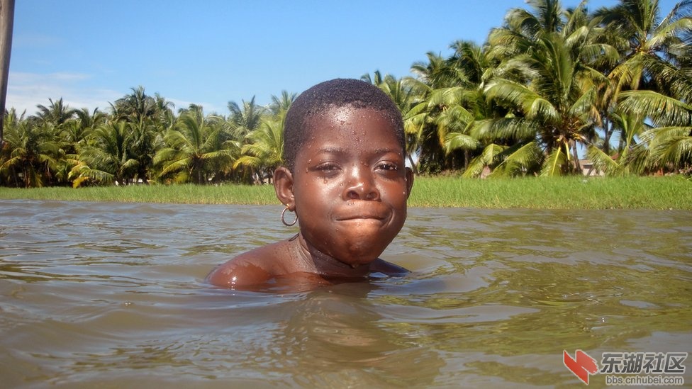 _57201748_03_togo_swim_alexisegborge.jpg