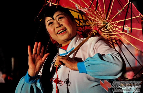 社区广场舞表演_副本.jpg