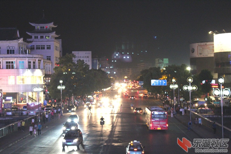 十堰市六堰街景夜景图片0.jpg