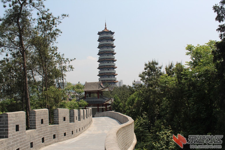 3十堰市公园重阳塔图片.jpg
