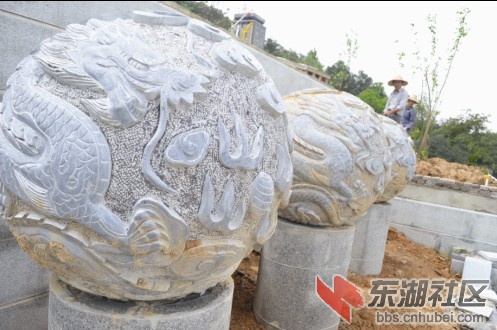 龙纹石柱.jpg