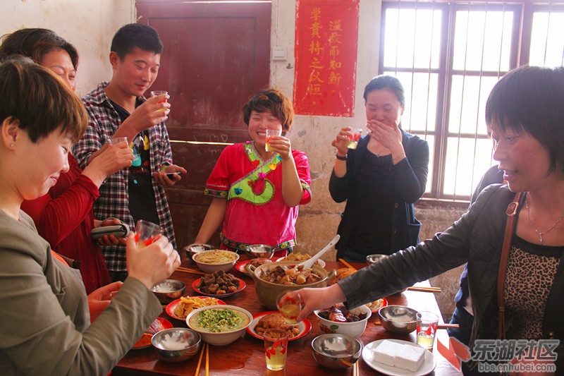 土家美酒不一般.jpg