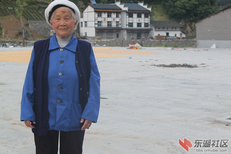 土家大妈.jpg