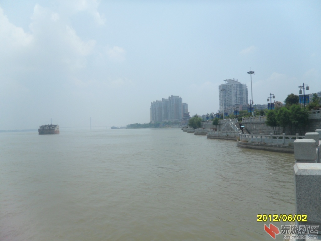 风起云涌，楼高阁低