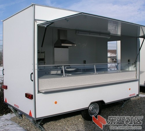 4流动餐饮拖车.jpg