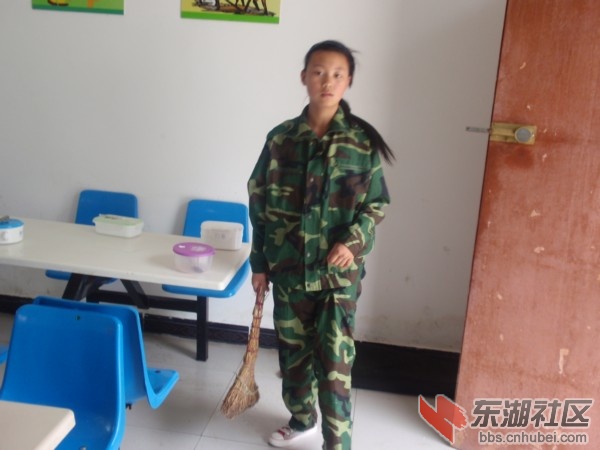 打扫餐厅