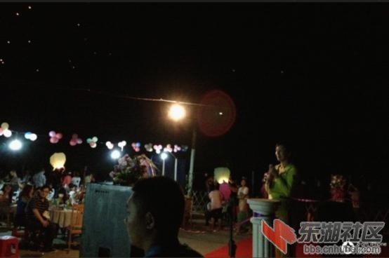 大家看到这张图片左上角了吗。。那些可都是许愿灯哦。.jpg
