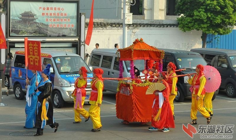 迎亲在米公祠1.jpg