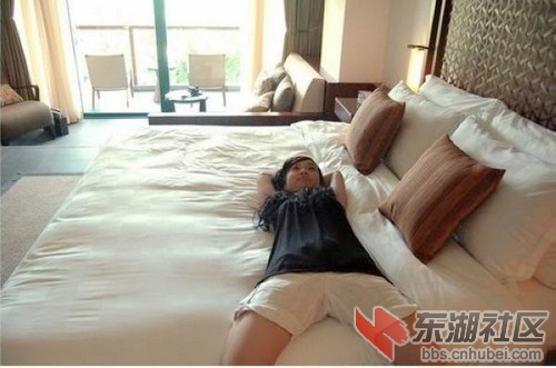 79好大的床.jpg