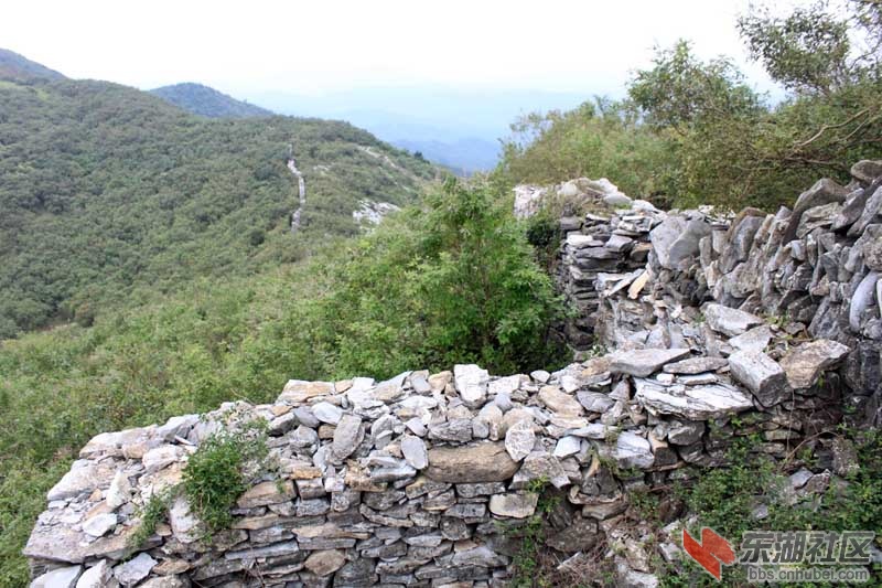 228易家镜古长城残墙遗迹.jpg
