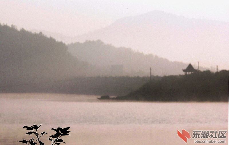 234易家镜龙王湖晨羲.jpg