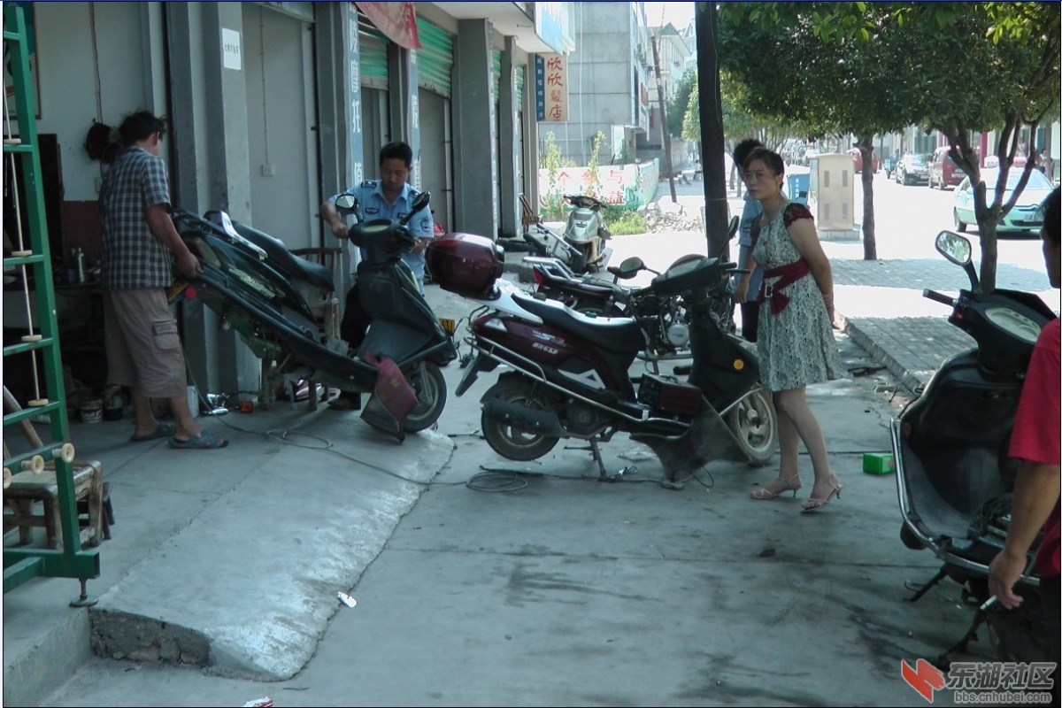 清理街道，亲自上阵