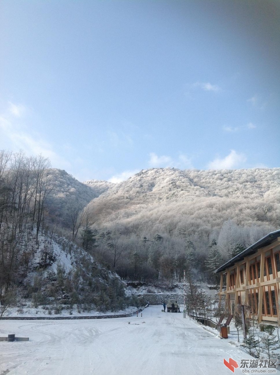 蓝天与大山.JPG