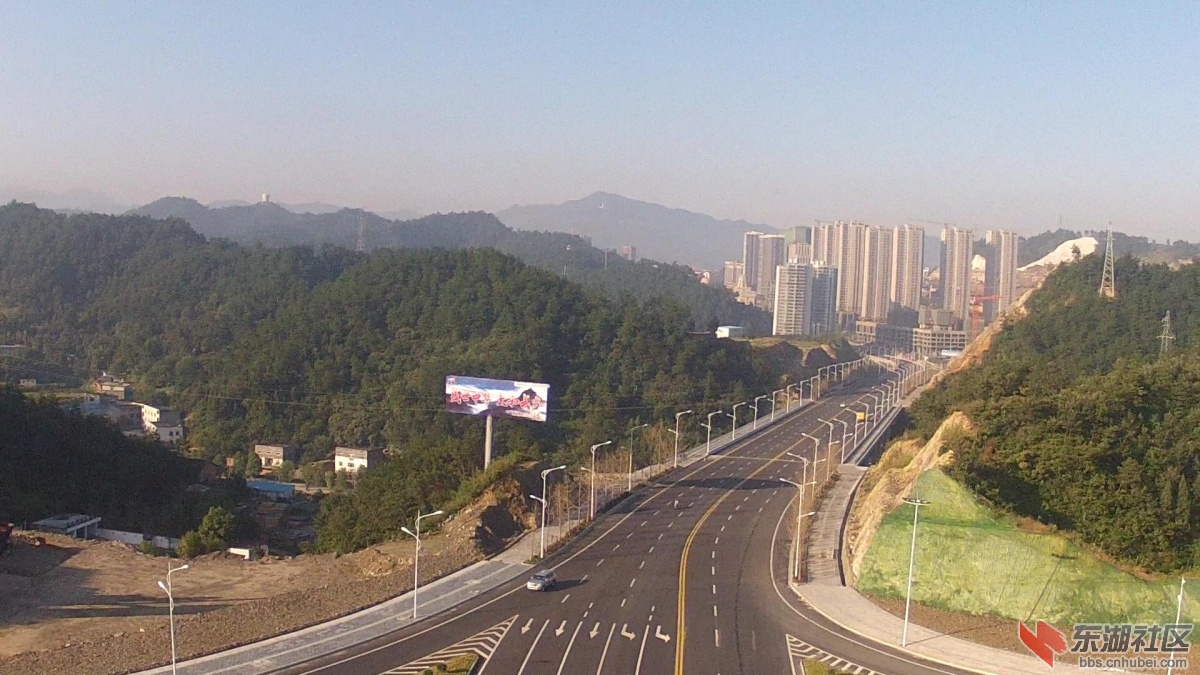 郧十一级路03.jpg