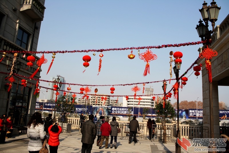 IMG_8706-0张灯结彩汉街美----余杰萍-1.jpg