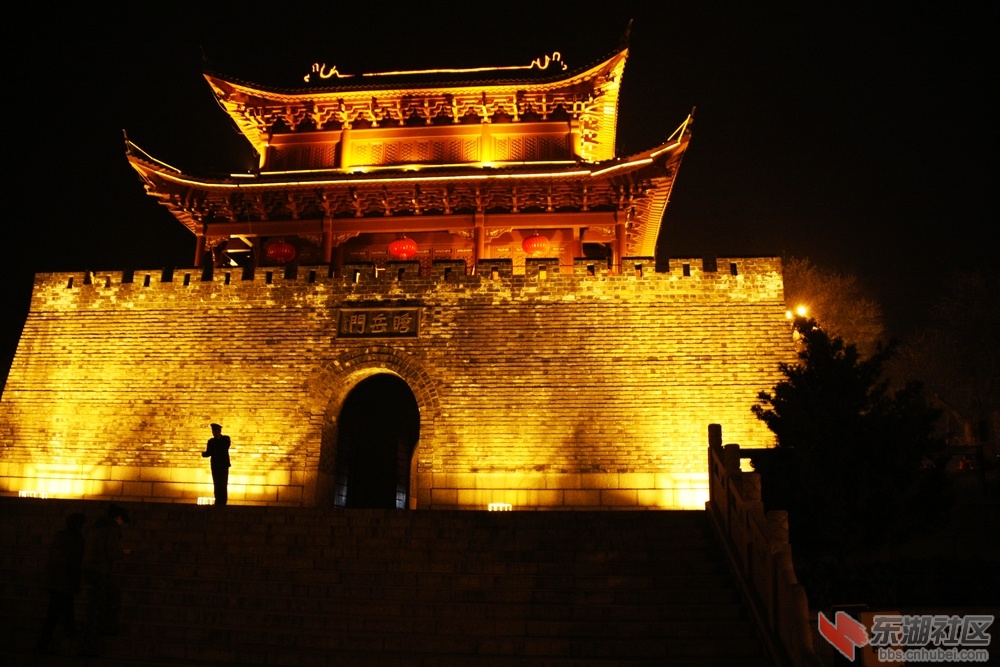瞻岳门.jpg