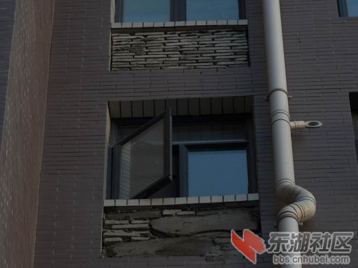 山水檀溪外墙的丑陋2.JPG