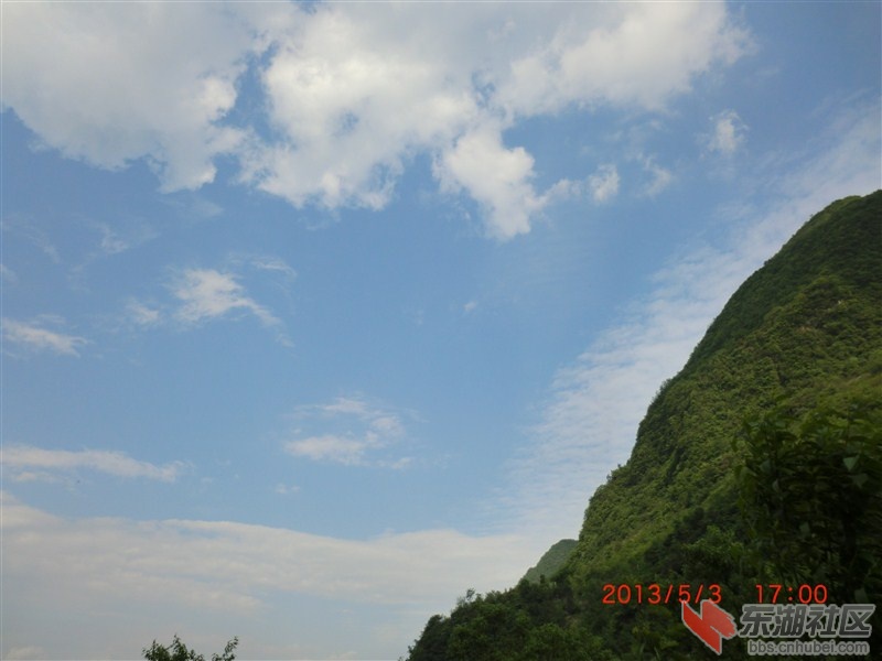 蓝天白云青山.jpg