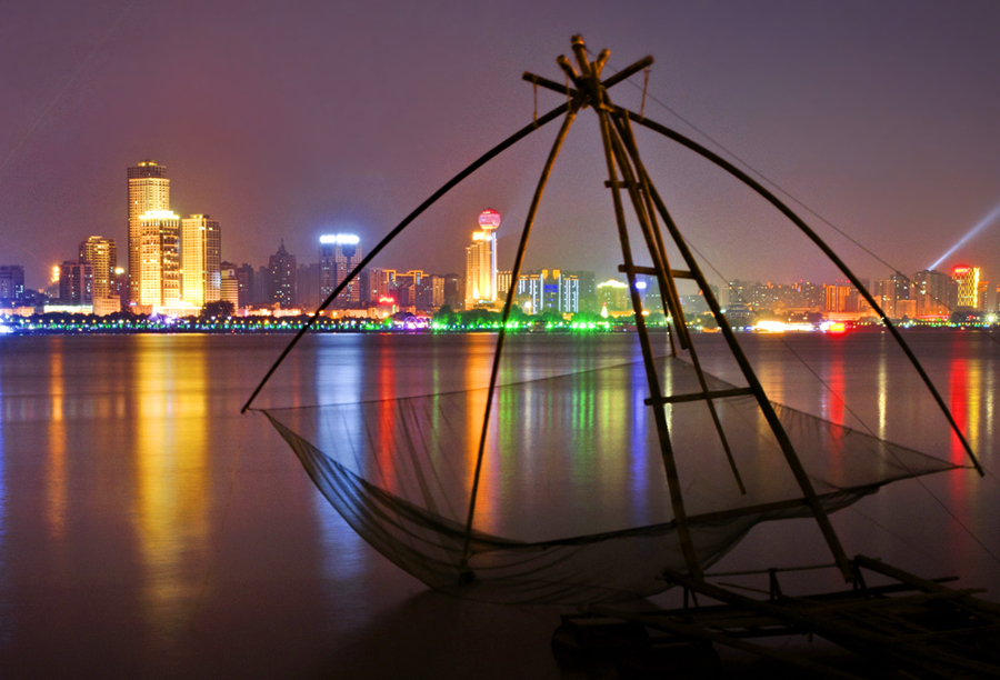 江边夜色.jpg