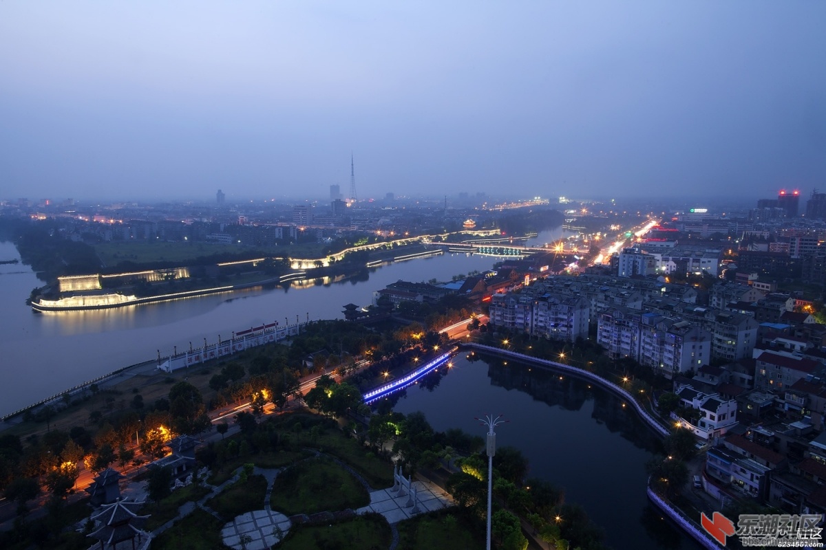 荆州火车站夜景图片