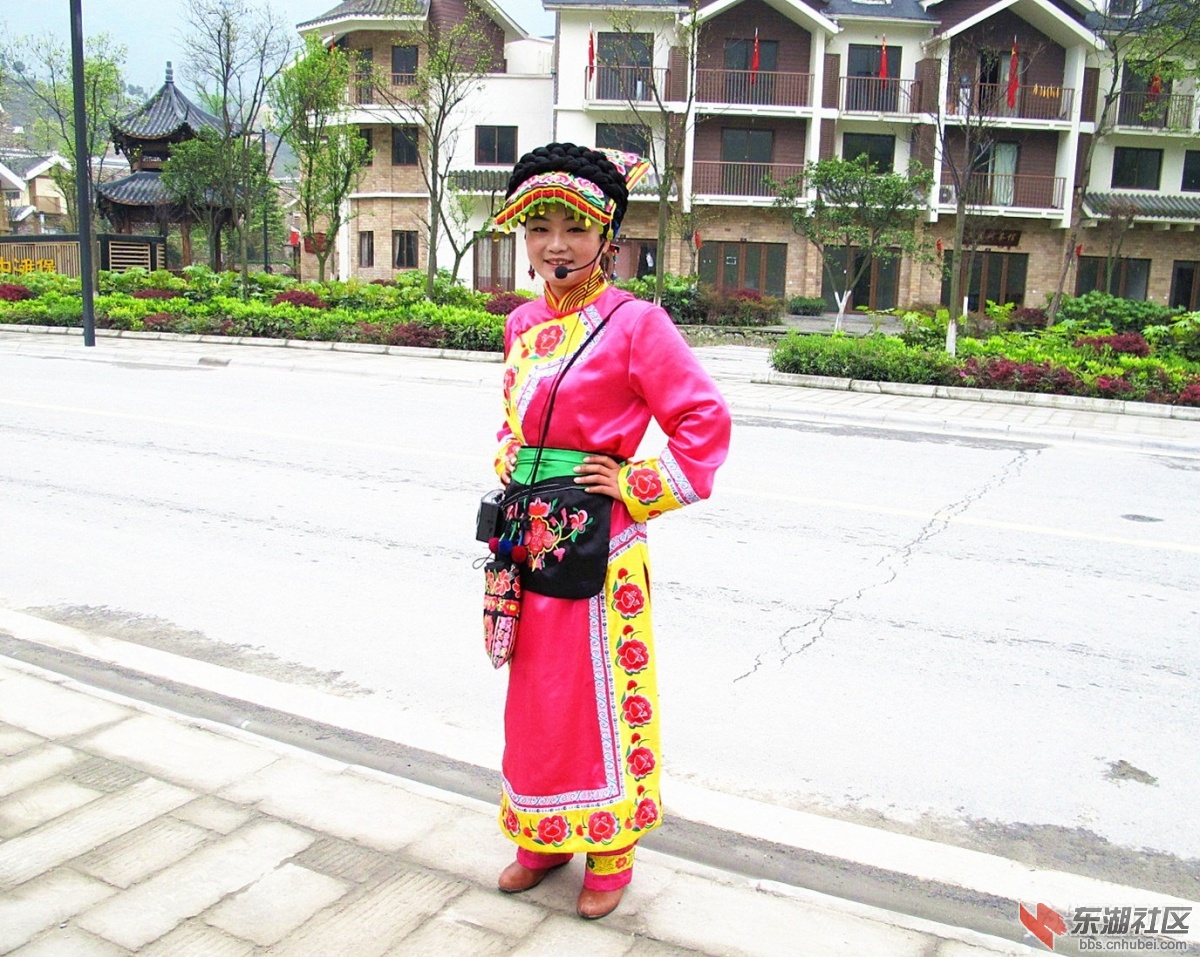160734u41qfu5tfq2y25xx.jpg导游.jpg