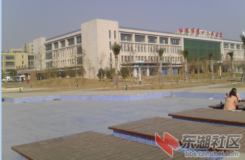 仙桃第一人民医院正在修建的小池塘（暂无水）.png