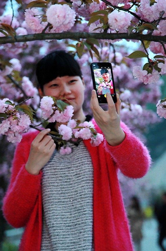 十堰职院樱花拍客大赛《我的青春我做主》.jpg